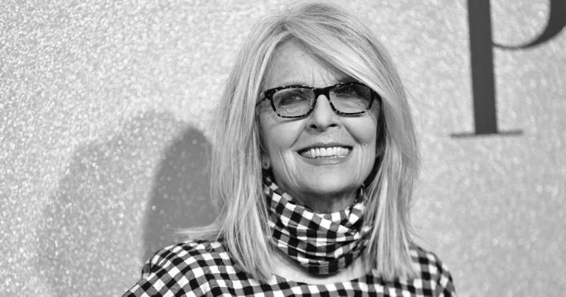 79 éves korában elhunyt Diane Keaton, a Hollywood egyik legkiemelkedőbb és legmeghatározóbb színésznője. Karriere során számos emlékezetes szerepben brillírozott, és a filmiparban végzett munkája örökre beírta nevét a történelembe.