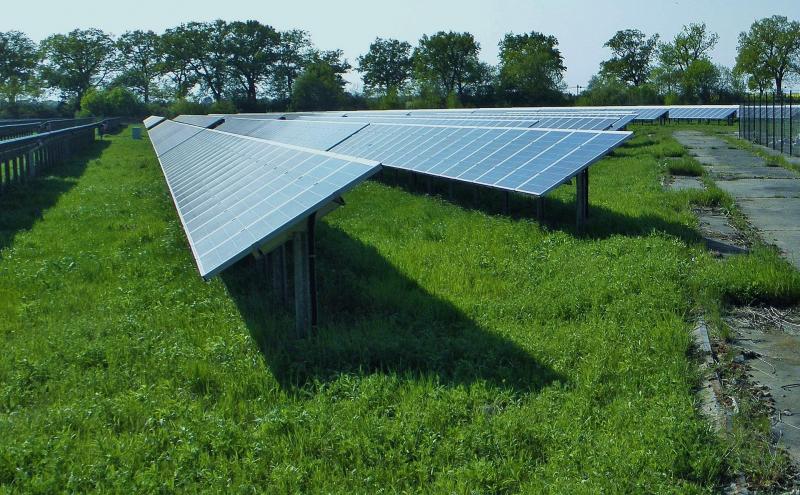 A magyar napenergia-termelés aránya világszinten is kiemelkedő szerepet játszik, és most új célok felé mozdul el: a hatékony energiatárolás fejlesztése. Az Alternatív Energia területén tett előrelépések révén a fenntartható jövő felé vezető úton új lehető