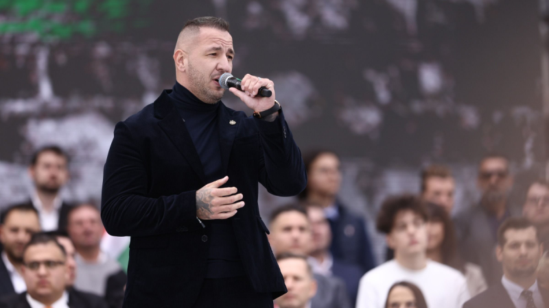 Curtis és Radics Gigi október 23-án közösen előadott duettje hatalmas sikert aratott, hiszen milliók követték figyelemmel a produkciót.