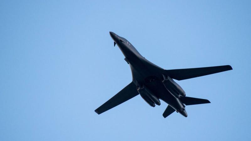 Valami különös történik: amerikai nehézbombázók bukkantak fel India égboltján (FOTÓK)